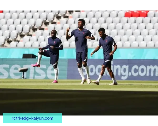 坎特重返赛场，法国中场恢复训练状态回暖，备战新赛季值得关注