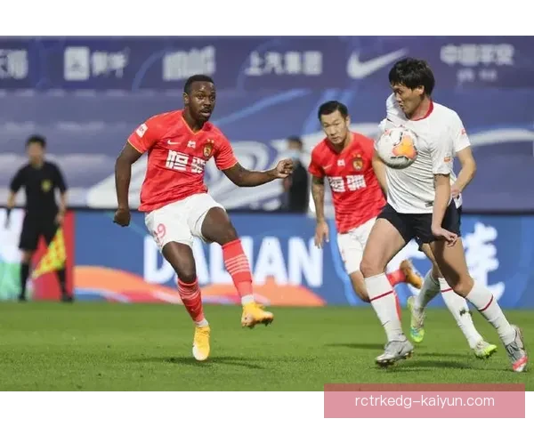 科瓦契奇近期状态回暖，表现稳健成为球队中场核心